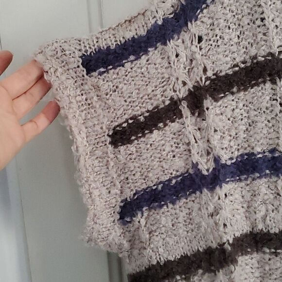 Mystree Striped Hooded Knit Top - Picture 3 of 8